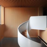 Jakie drzwi najlepiej wybrać do schowka, jeśli ma się mało miejsca